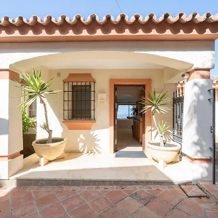 Grand Villa! With Golf & Sea View!! * מארבלה