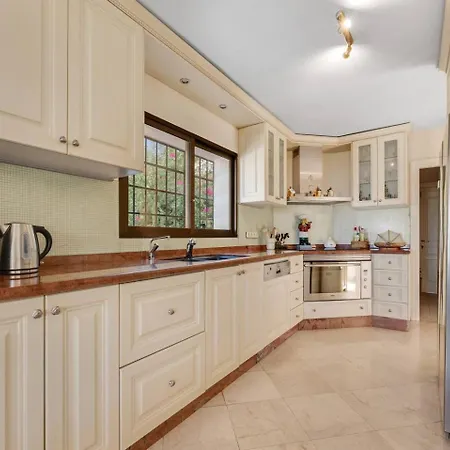 Villa Grand With Amazing Golf & Sea View