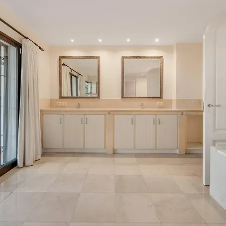 Villa Grand With Amazing Golf & Sea View