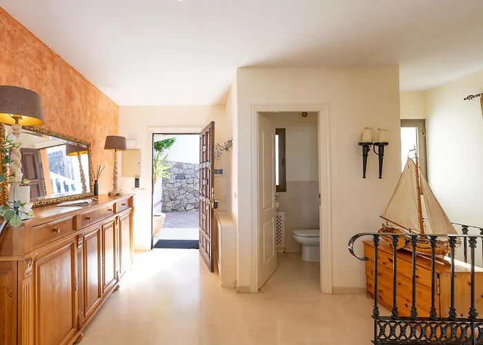 Grand Villa! With Golf & Sea View!! * מארבלה